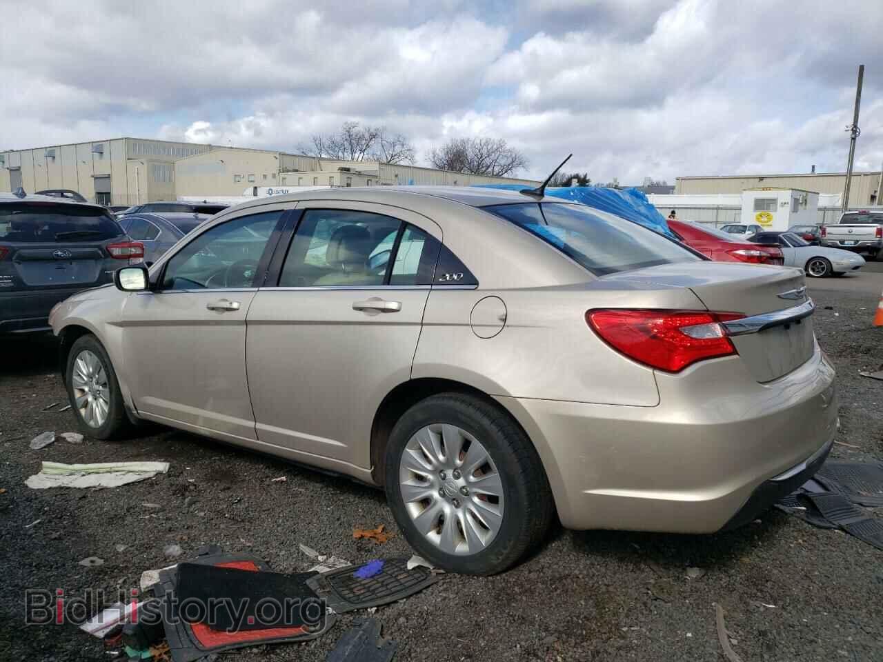 2013 CHRYSLER 200 - VIN: 1C3CCBAB3DN686094 - Фото 2