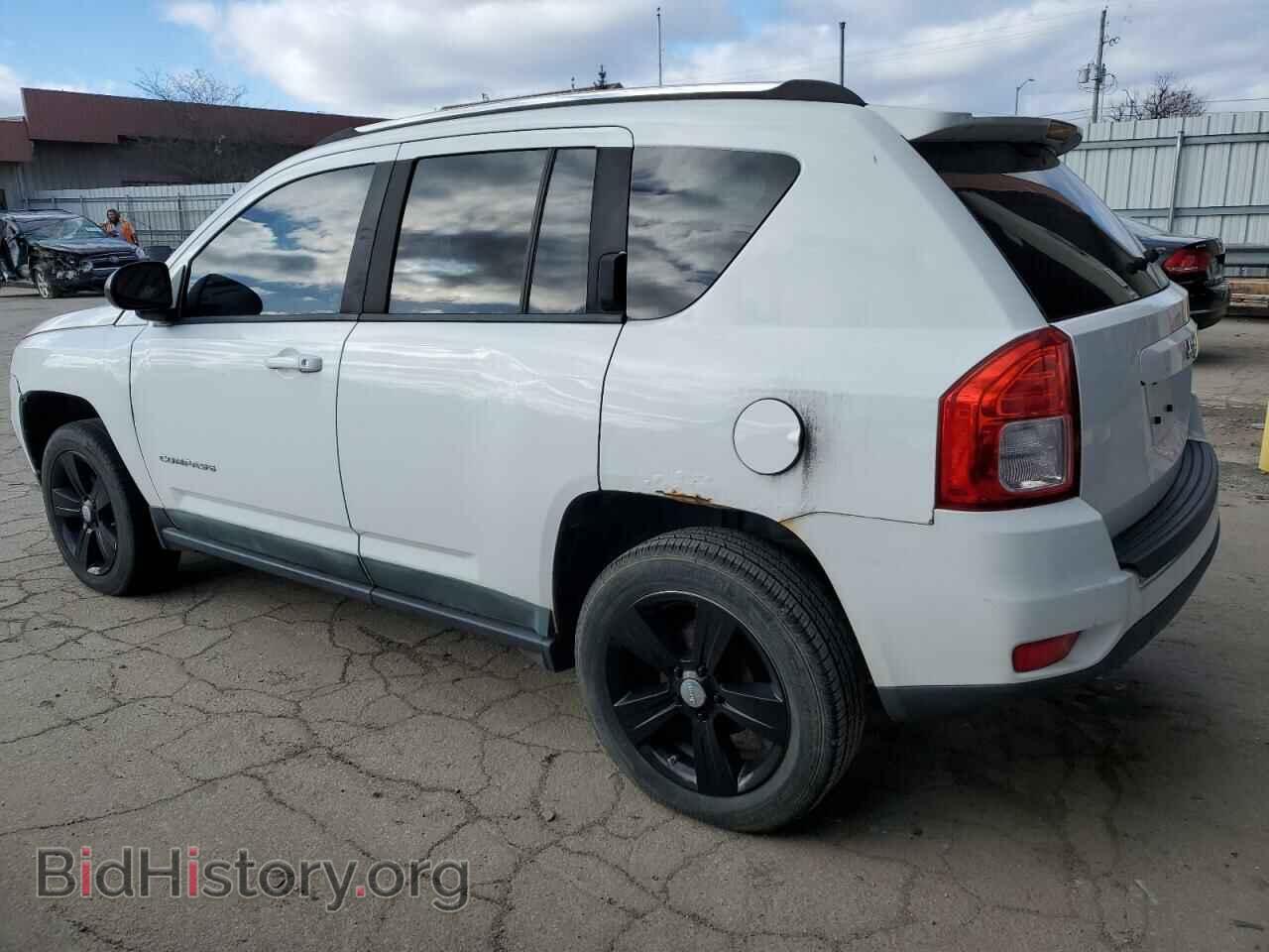 2011 JEEP COMPASS - VIN: 1J4NT4FB9BD283890 - Photo 2