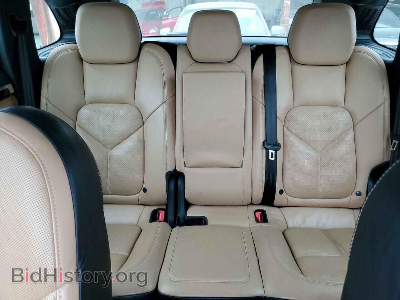 2016 PORSCHE CAYENNE - VIN: WP1AA2A25GLA00516 - Photo 10