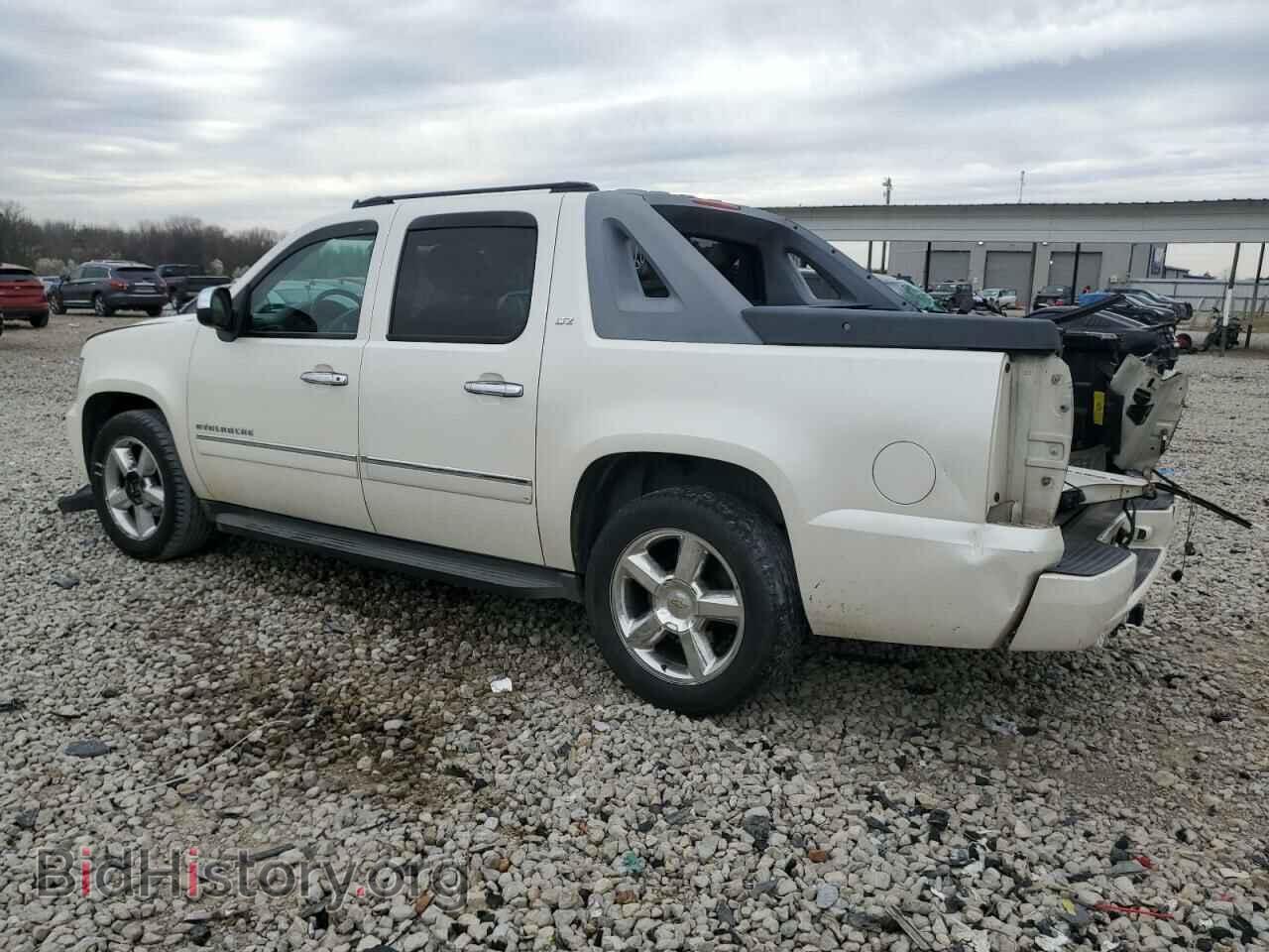 2010 CHEVROLET AVALANCHE - VIN: 3GNNCGE03AG261724 - Фото 2