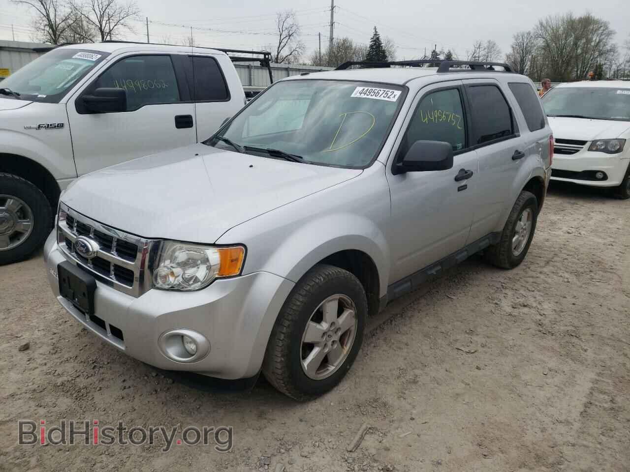 2011 FORD ESCAPE - VIN: 1FMCU0D71BKC45028 - Фото 2