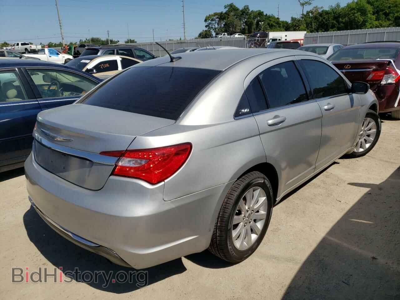 2011 CHRYSLER 200 - VIN: 1C3BC1FB5BN527203 - Фото 4