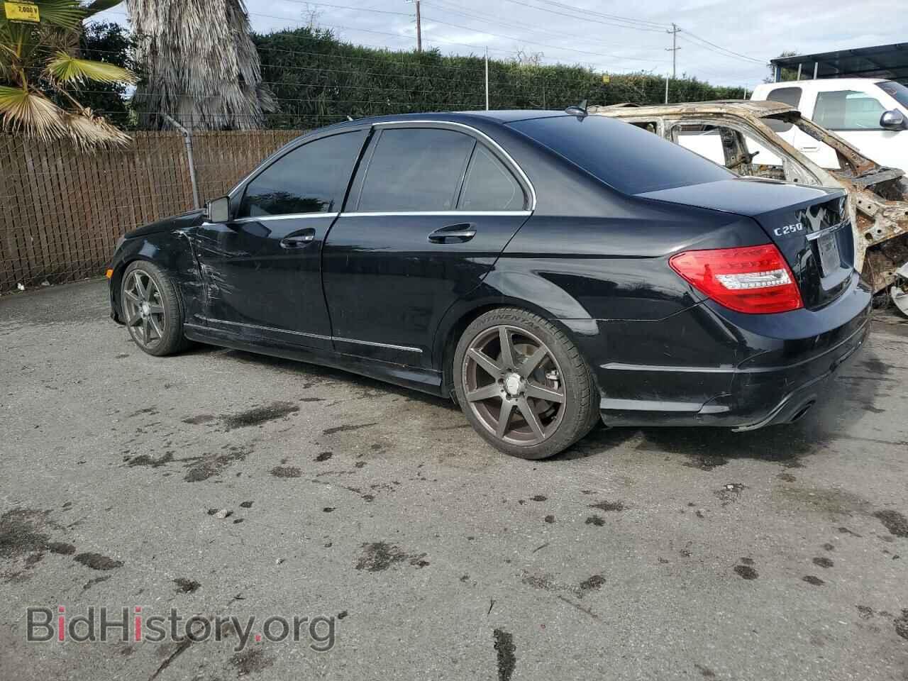 2012 MERCEDES-BENZ C-CLASS - VIN: WDDGF4HB1CA629328 - Фото 2