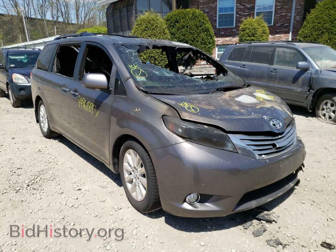 Photo 5TDDK3DC5CS031845 - TOYOTA SIENNA 2012