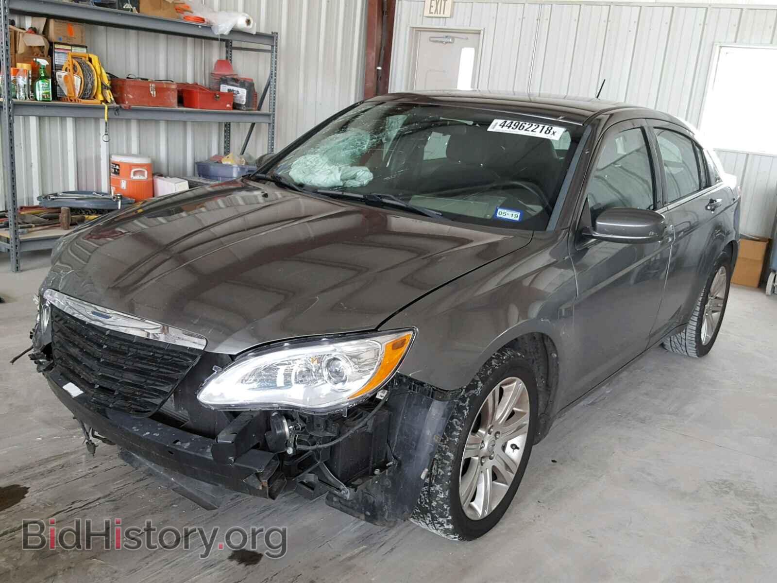 2013 CHRYSLER 200 - VIN: 1C3CCBAB2DN762288 - Фото 2