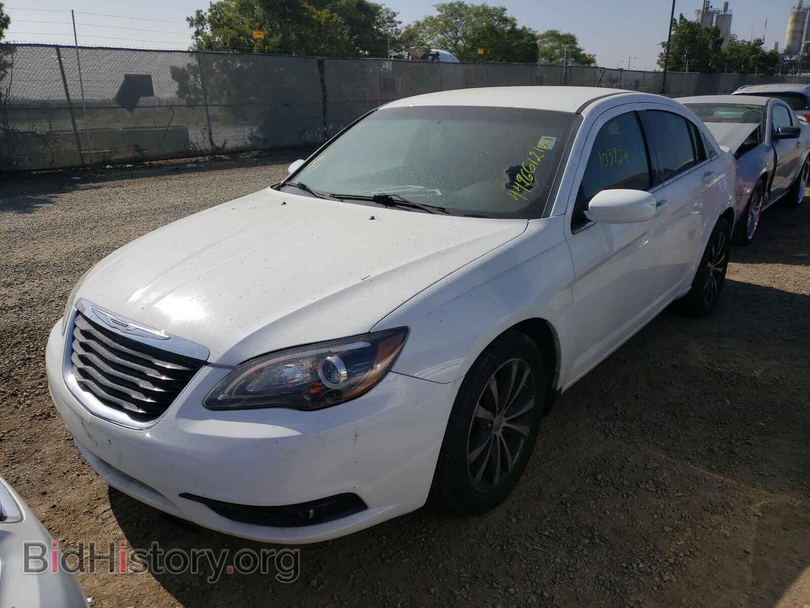 2014 CHRYSLER 200 - VIN: 1C3CCBBBXEN107831 - Фото 2