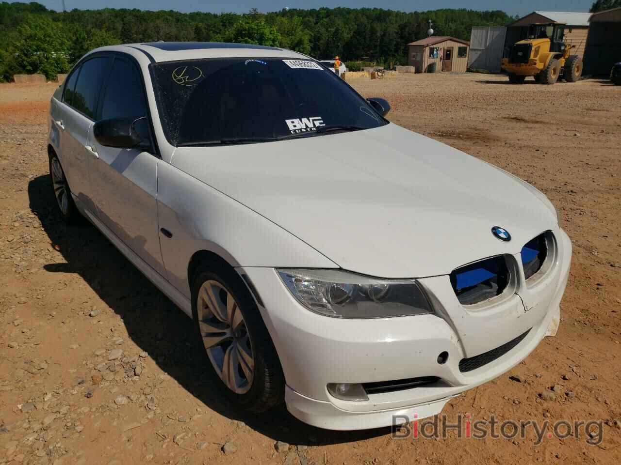 Photo WBAPH7C56BE850371 - BMW 3 SERIES 2011