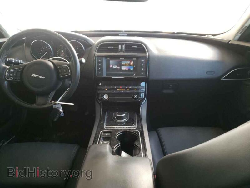 2017 Jaguar XE (VIN SAJAR4BG5HA972700) — фото 9 из 10