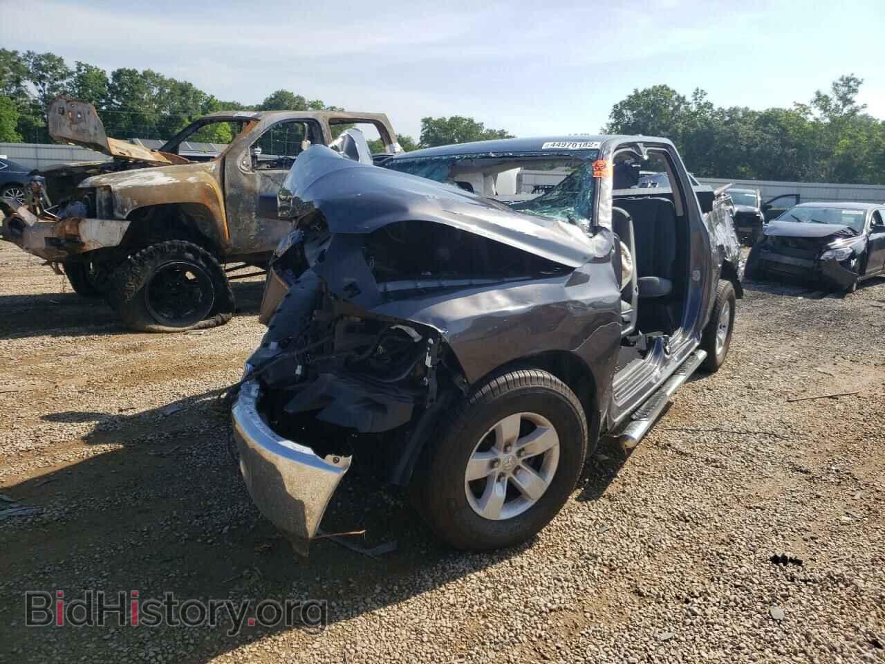 2019 RAM 1500 - VIN: 1C6RR6FG2KS610145 - Photo 2