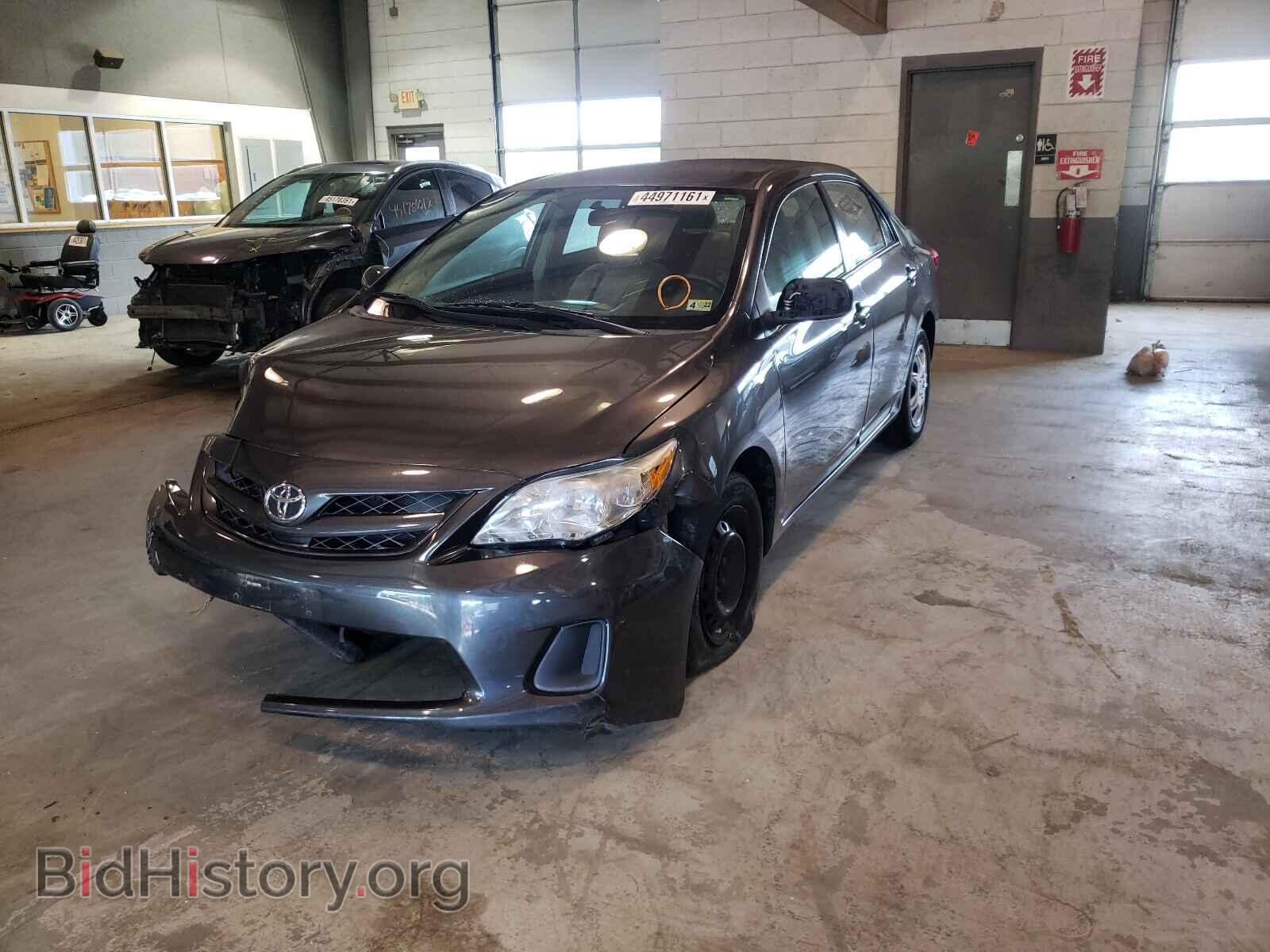 2011 TOYOTA COROLLA - VIN: 2T1BU4EE4BC742404 - Фото 2
