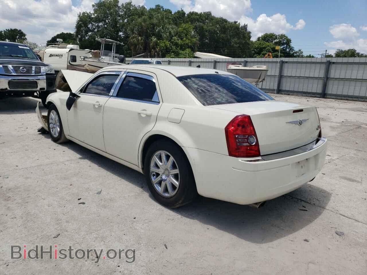 2008 CHRYSLER 300 - VIN: 2C3LA43R98H304466 - Фото 3