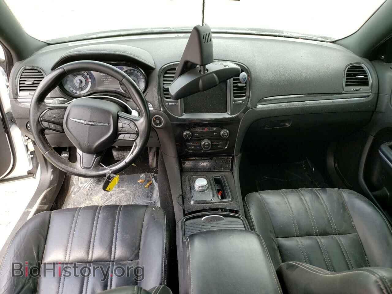 2019 CHRYSLER 300 - VIN: 2C3CCAGG3KH542631 - Фото 8