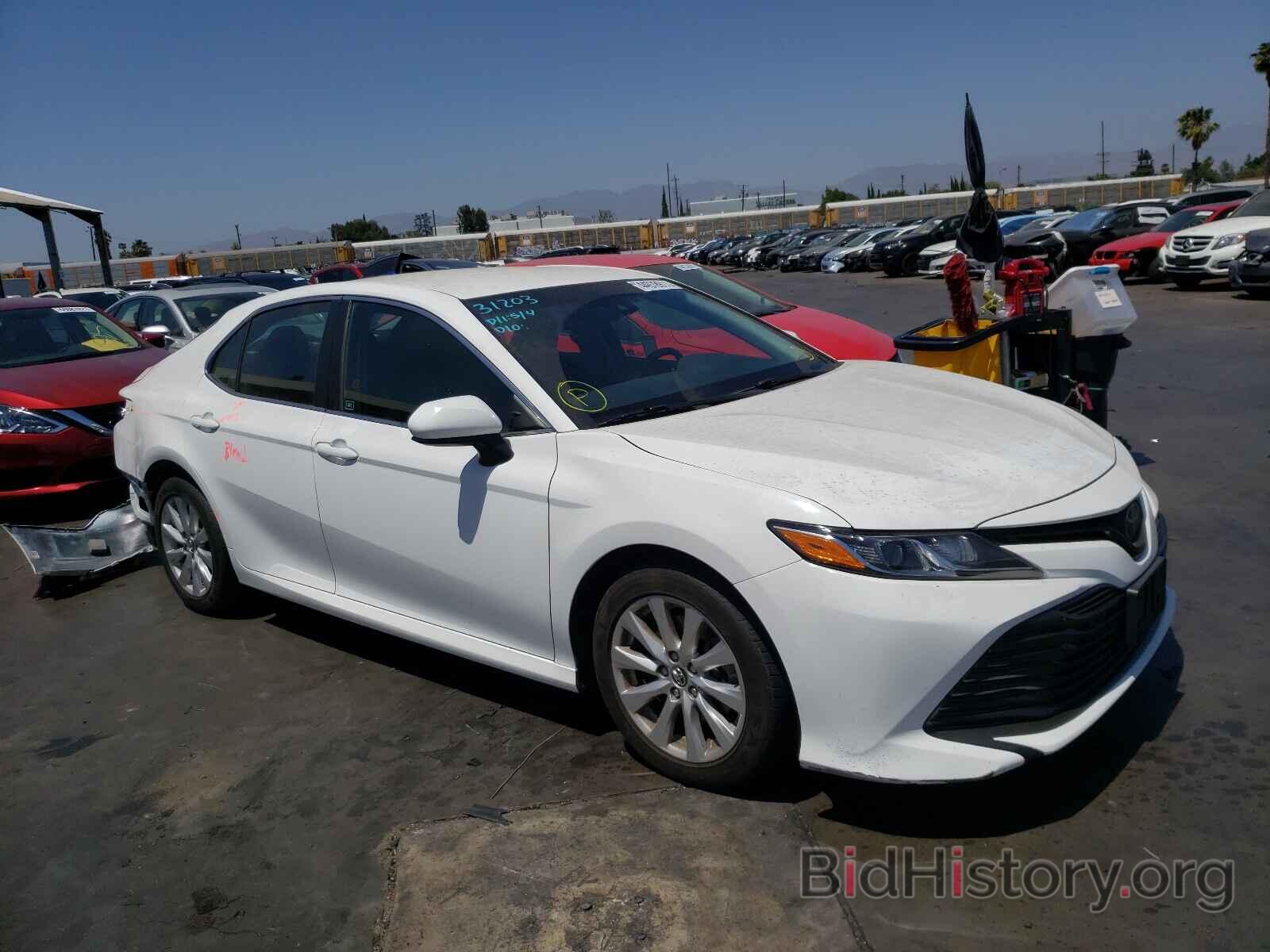 Photo 4T1B11HK8JU522253 - TOYOTA CAMRY 2018