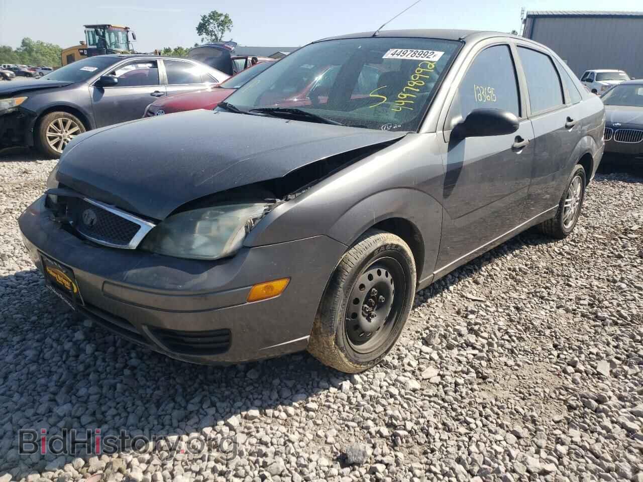 2007 FORD FOCUS - VIN: 1FAFP34N97W244773 - Фото 2