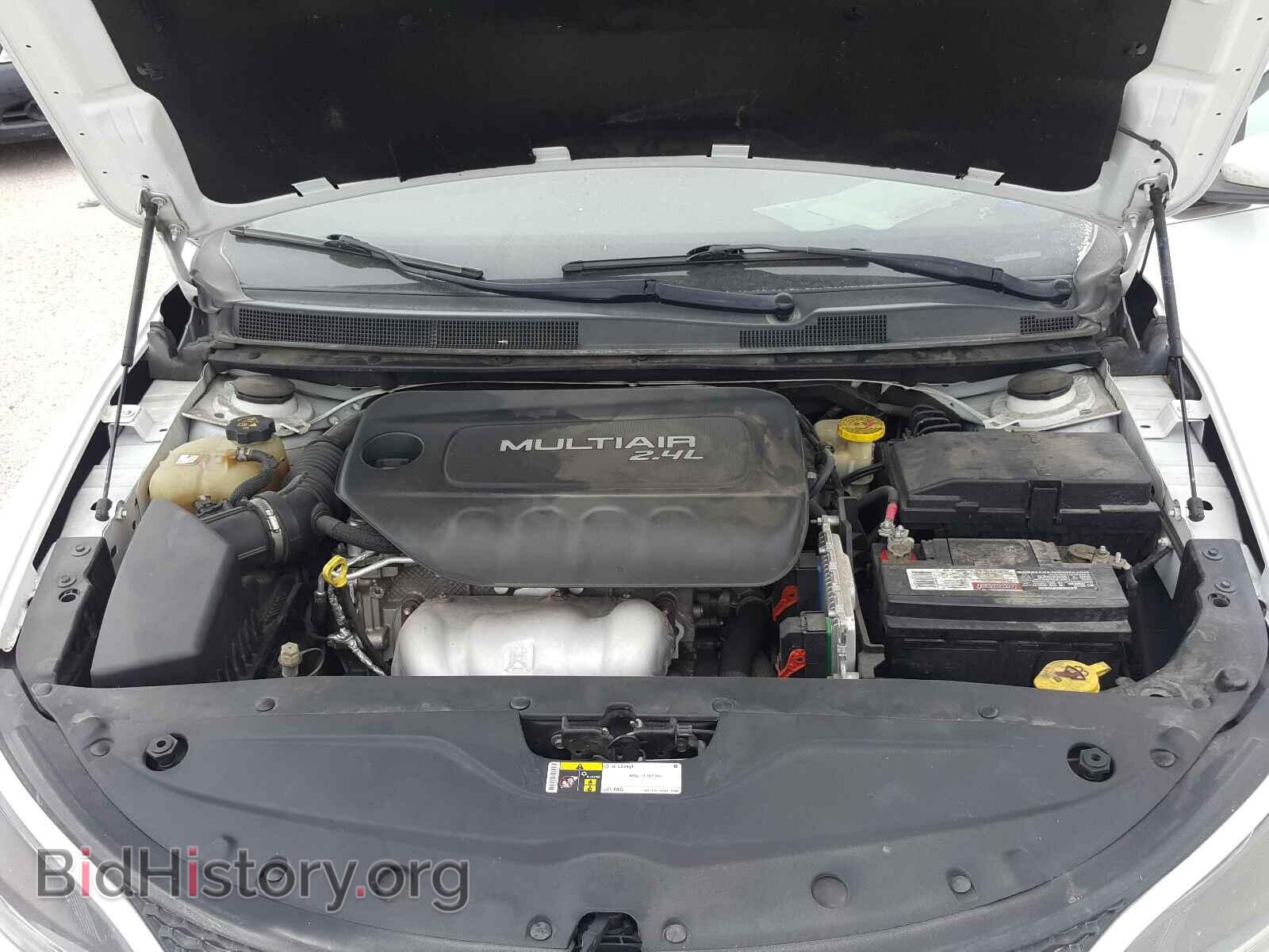 2016 CHRYSLER 200 - VIN: 1C3CCCAB6GN166241 - Фото 7