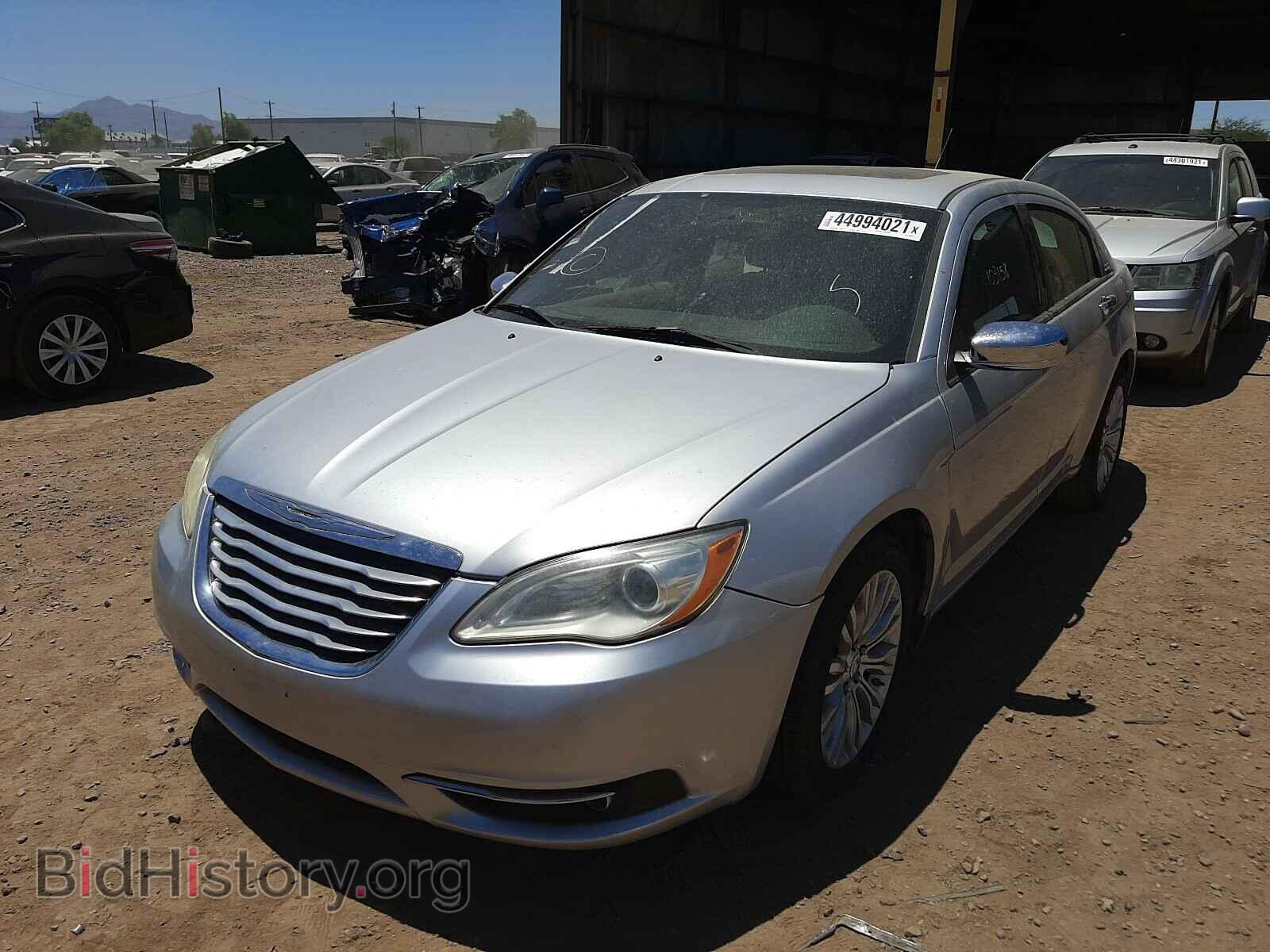 2011 CHRYSLER 200 - VIN: 1C3BC2FG2BN505807 - Фото 2