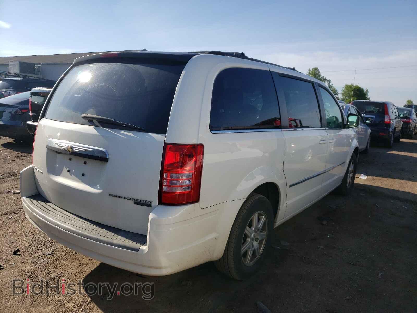 2009 CHRYSLER MINIVAN - VIN: 2A8HR541X9R601047 - Фото 4