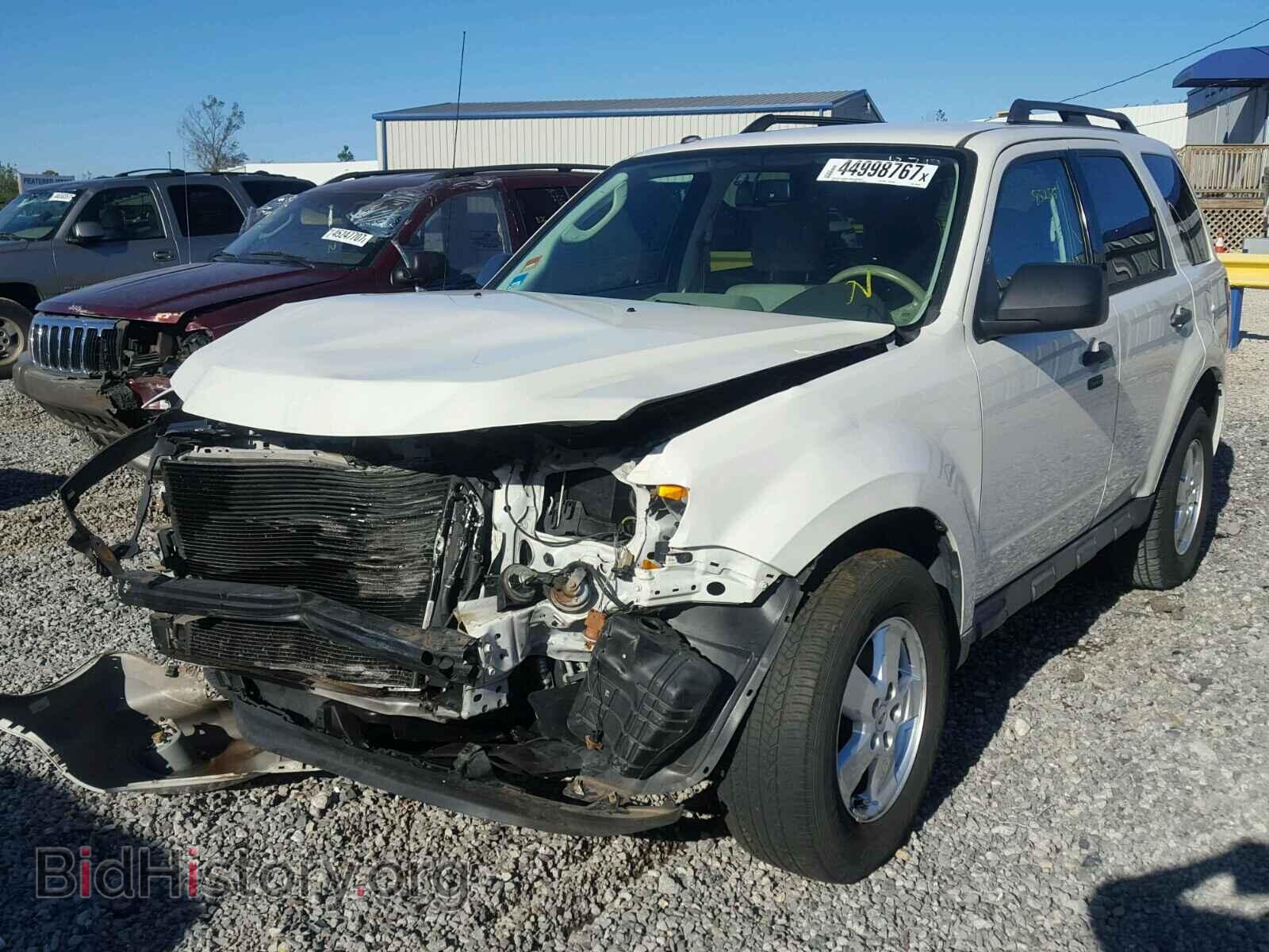 2011 FORD ESCAPE - VIN: 1FMCU0D70BKB54185 - Photo 2