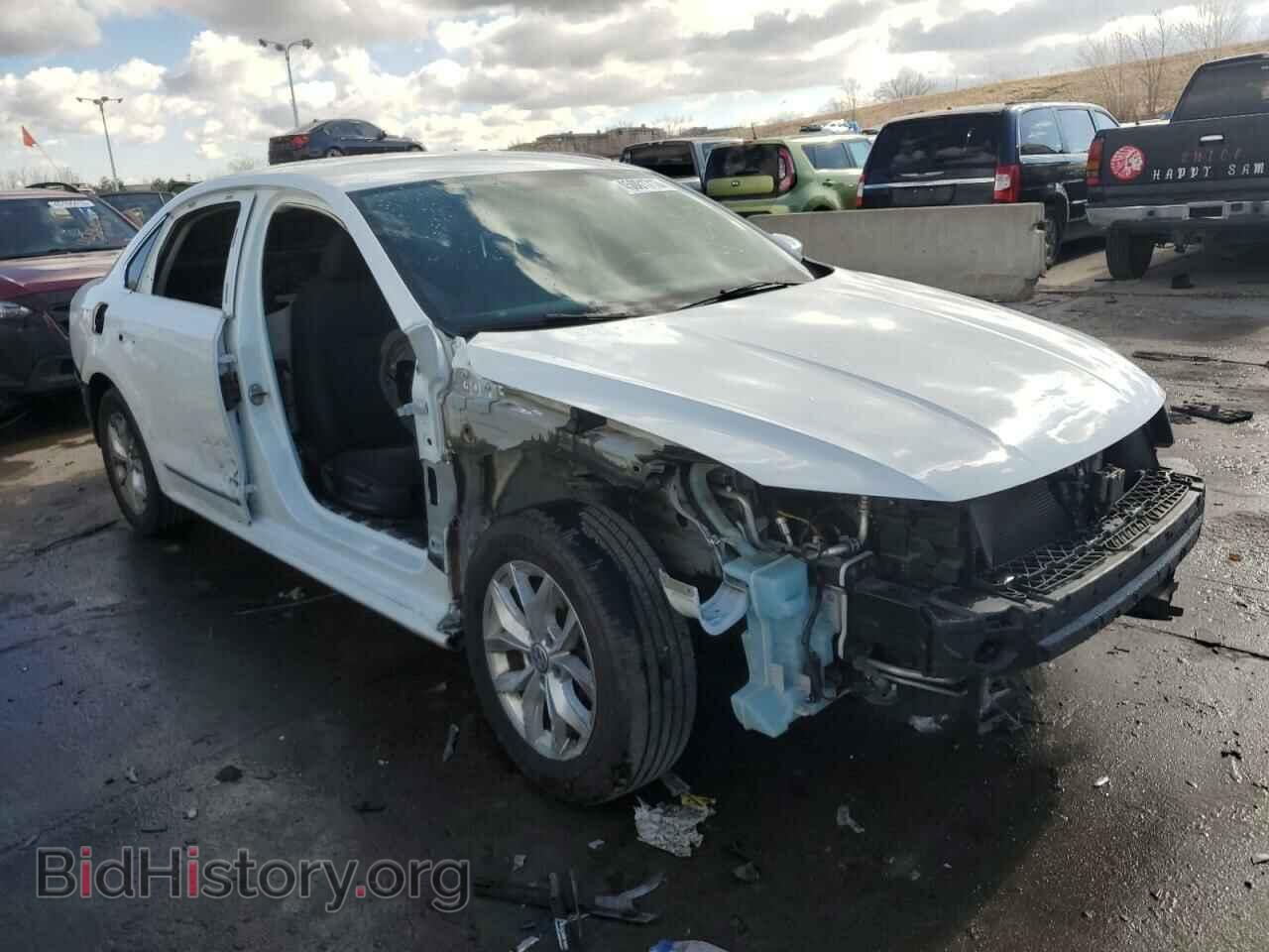 2017 VOLKSWAGEN PASSAT - VIN: 1VWAT7A35HC013122 - Фото 4