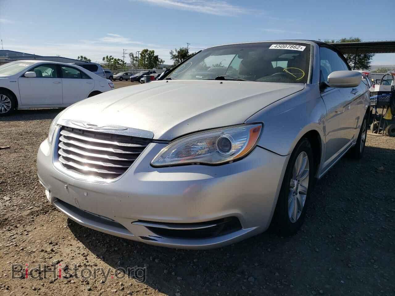 2011 CHRYSLER 200 - VIN: 1C3BC2EB5BN532473 - Фото 2