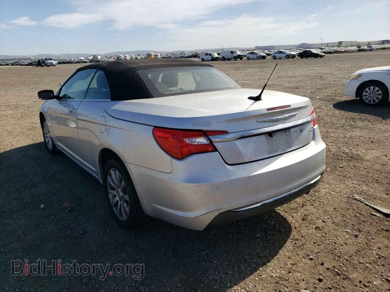 2011 CHRYSLER 200 - VIN: 1C3BC2EB5BN532473 - Фото 3