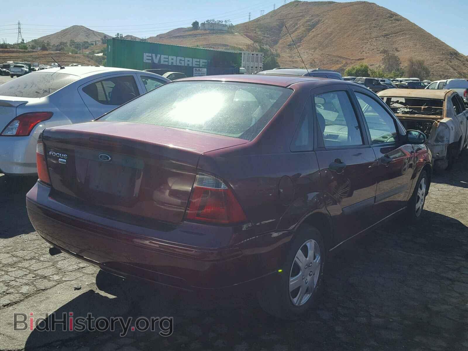 2007 FORD FOCUS - VIN: 1FAFP34N37W157824 - Photo 4