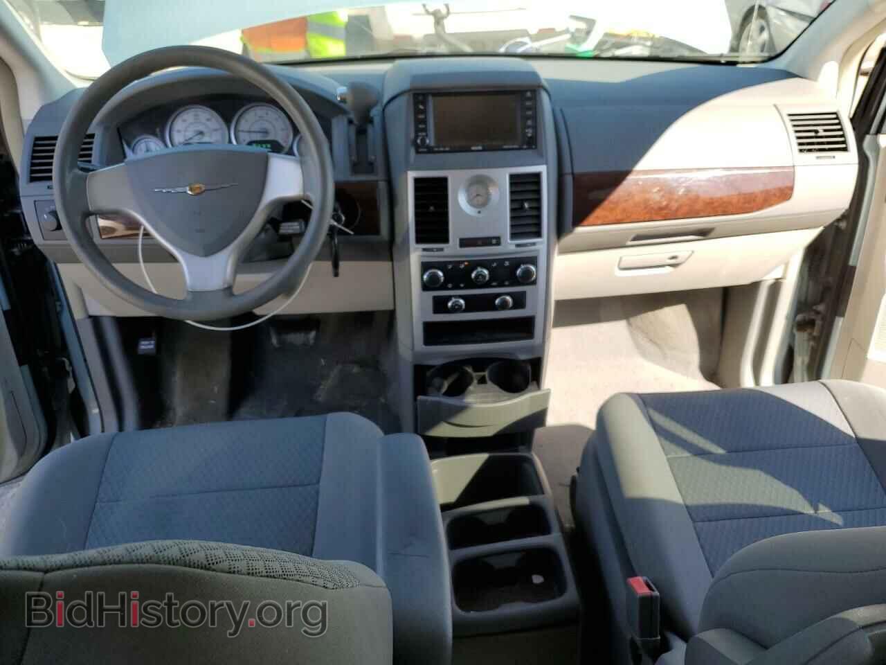 2010 CHRYSLER MINIVAN - VIN: 2A4RR2D17AR351680 - Фото 8
