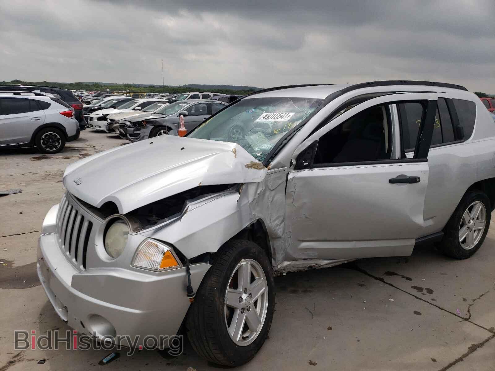 2007 JEEP COMPASS - VIN: 1J8FT47067D421778 - Photo 9