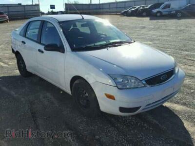 2007 Ford FOCUS, white — VIN 1FAFP34N67W317260, Copart