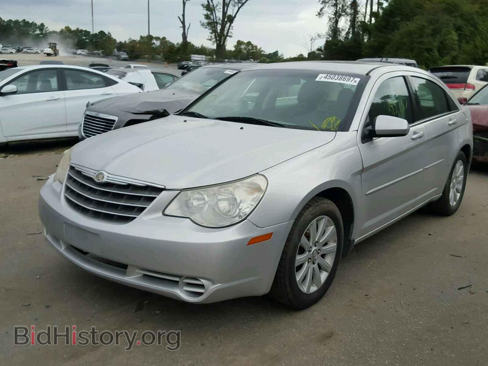 2010 CHRYSLER SEBRING - VIN: 1C3CC5FD2AN179775 - Photo 2