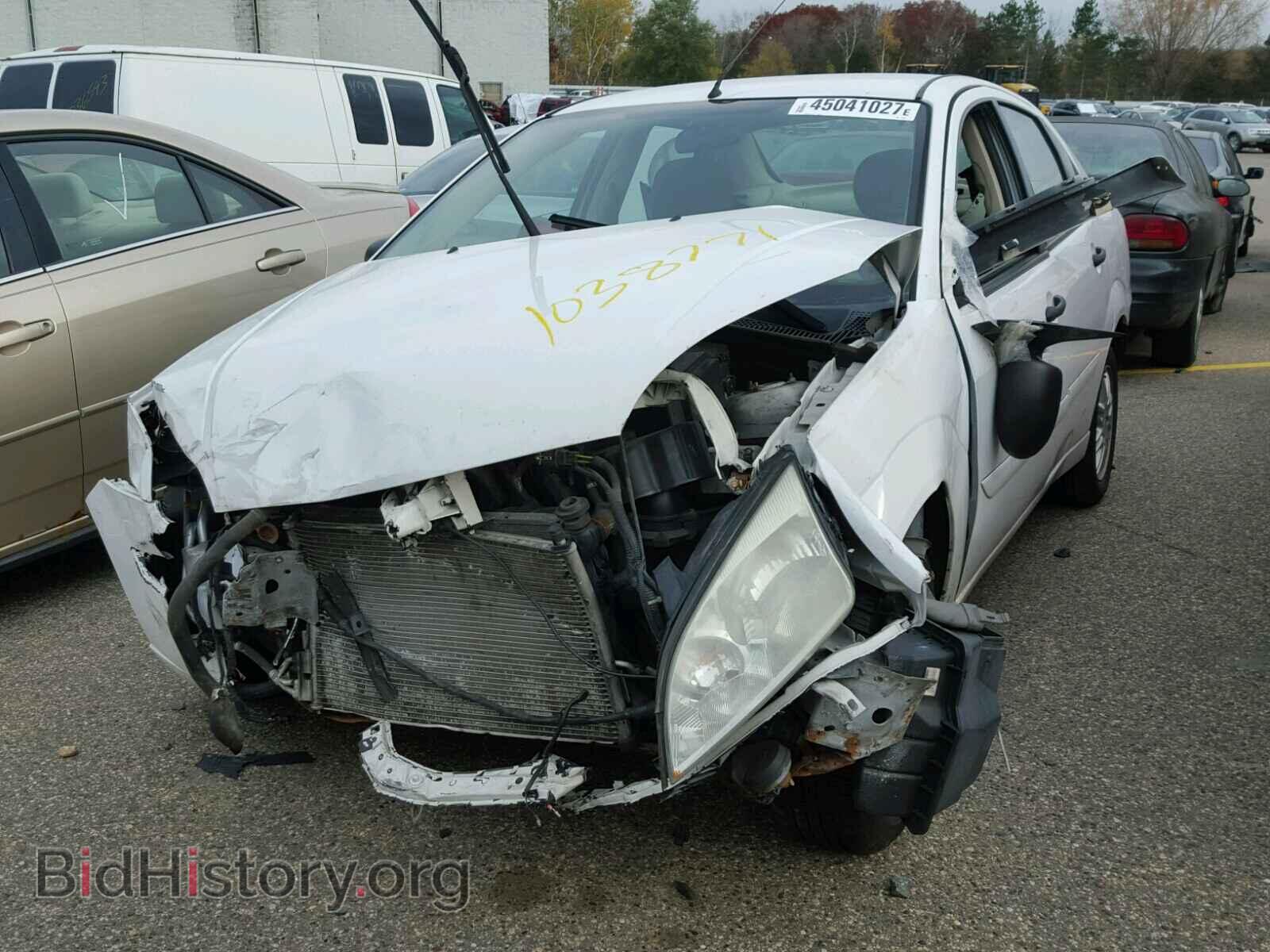 2005 FORD FOCUS - VIN: 1FAFP34N45W117037 - Фото 2