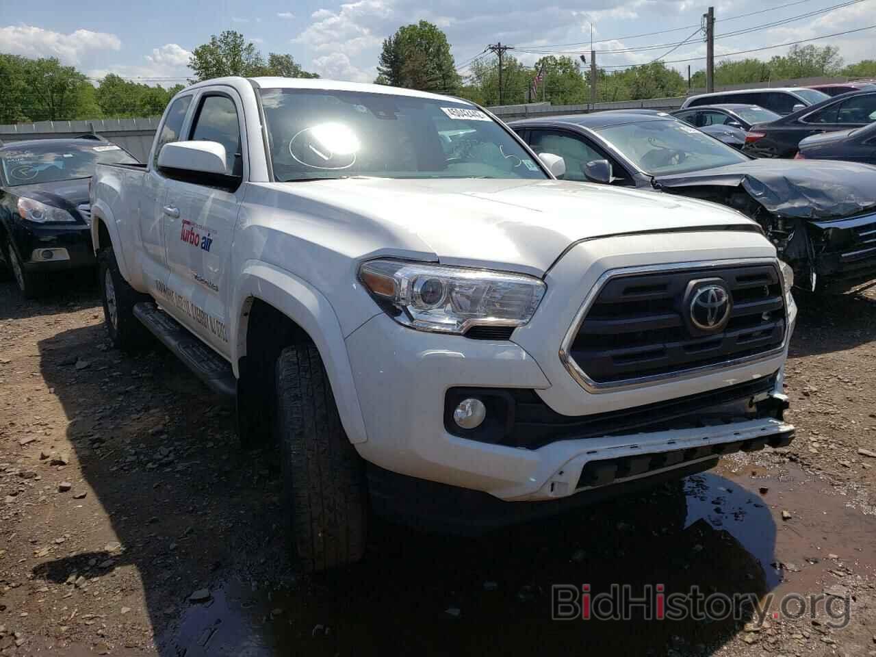 Photo 5TFSZ5AN2KX202709 - TOYOTA TACOMA 2019