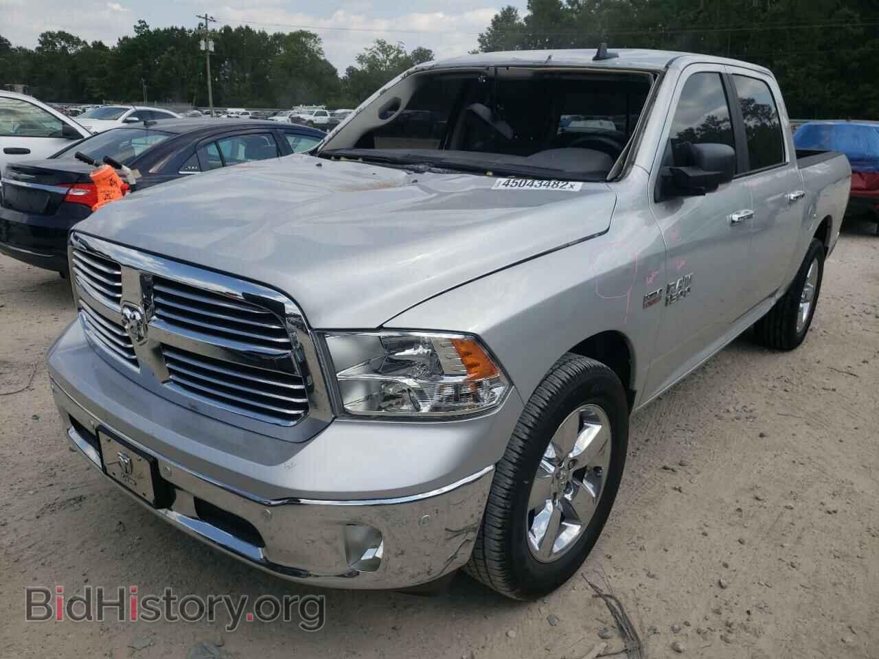 2017 RAM 1500 - VIN: 3C6RR6LT9HG640342 - Фото 2