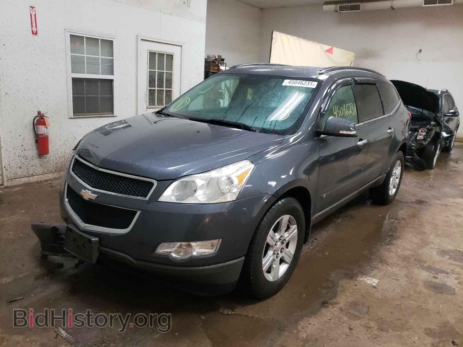 2010 CHEVROLET TRAVERSE - VIN: 1GNLRFED0AS133999 - Фото 2