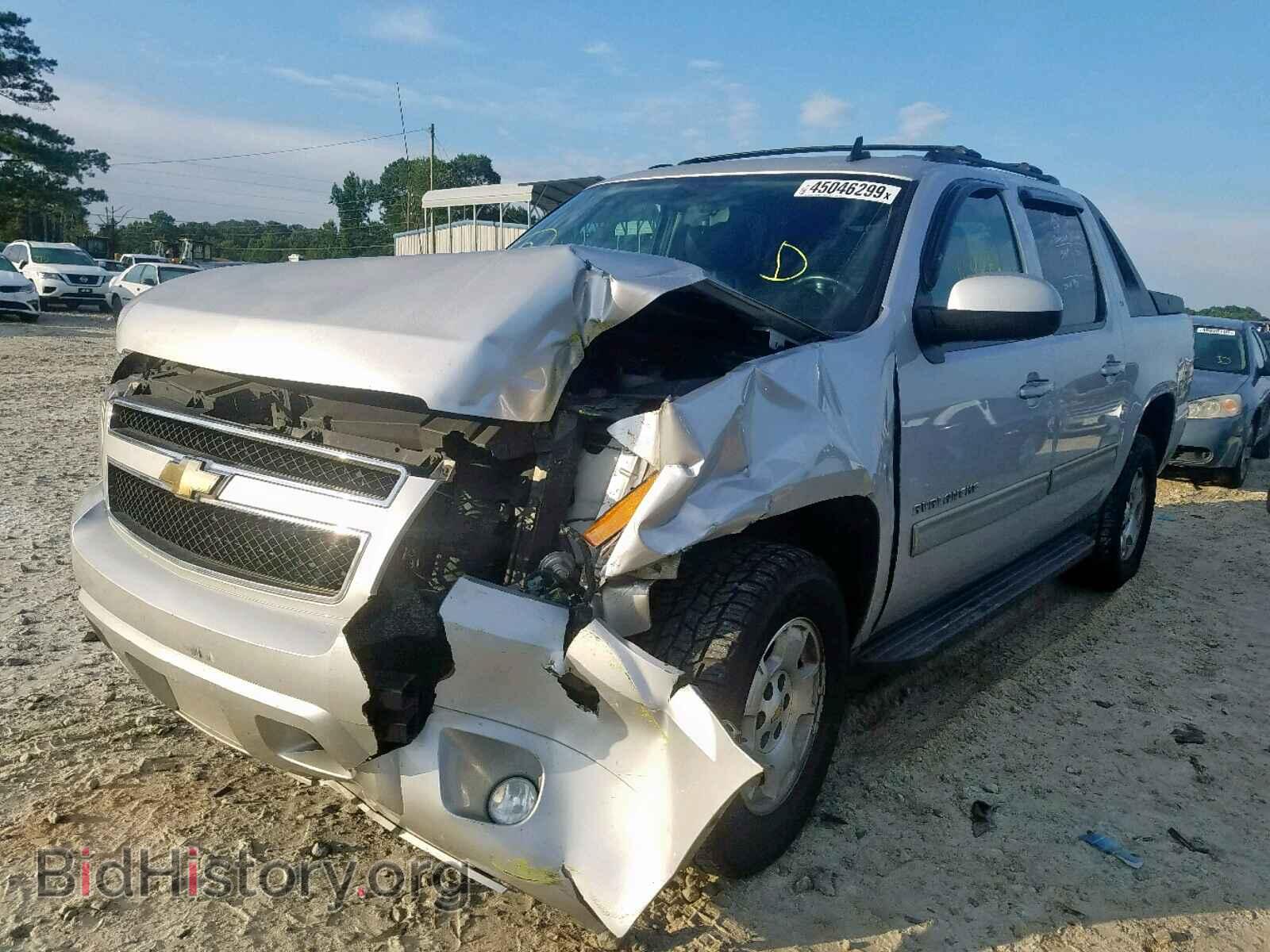 2011 CHEVROLET AVALANCHE - VIN: 3GNMCFE08BG161061 - Фото 2
