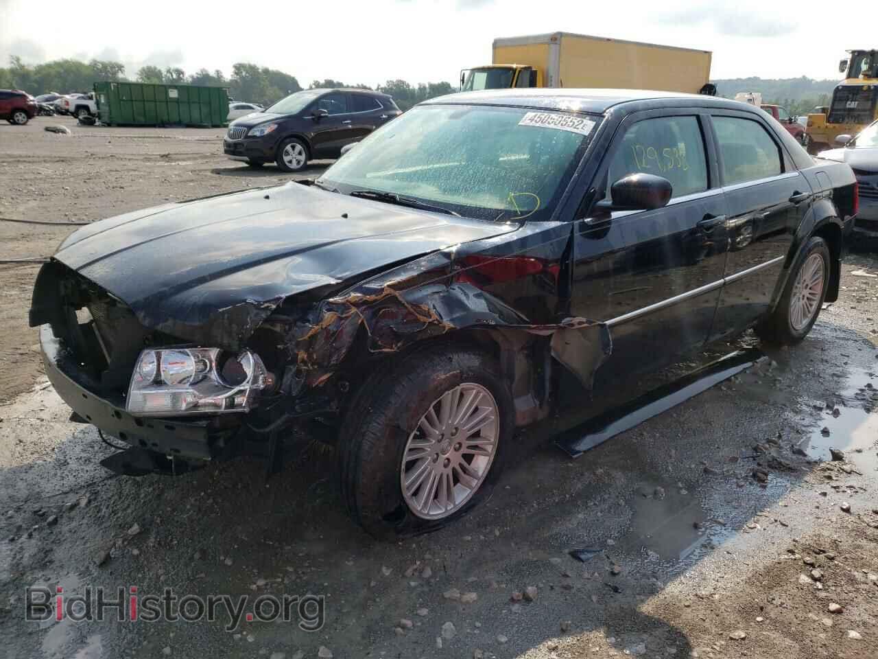 2009 CHRYSLER 300 - VIN: 2C3KA43D19H565429 - Фото 2