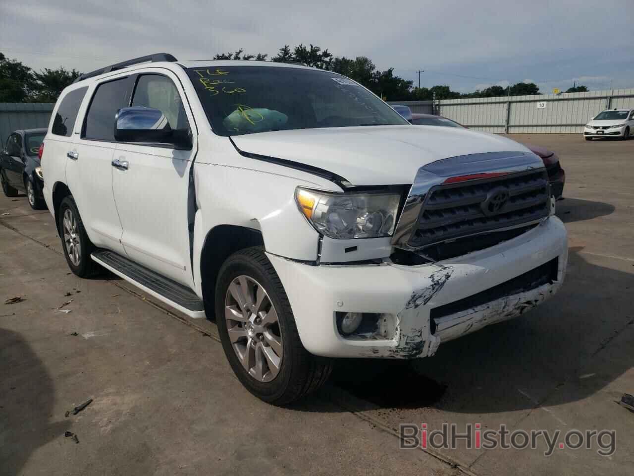 Photo 5TDKY5G14AS026211 - TOYOTA SEQUOIA 2010