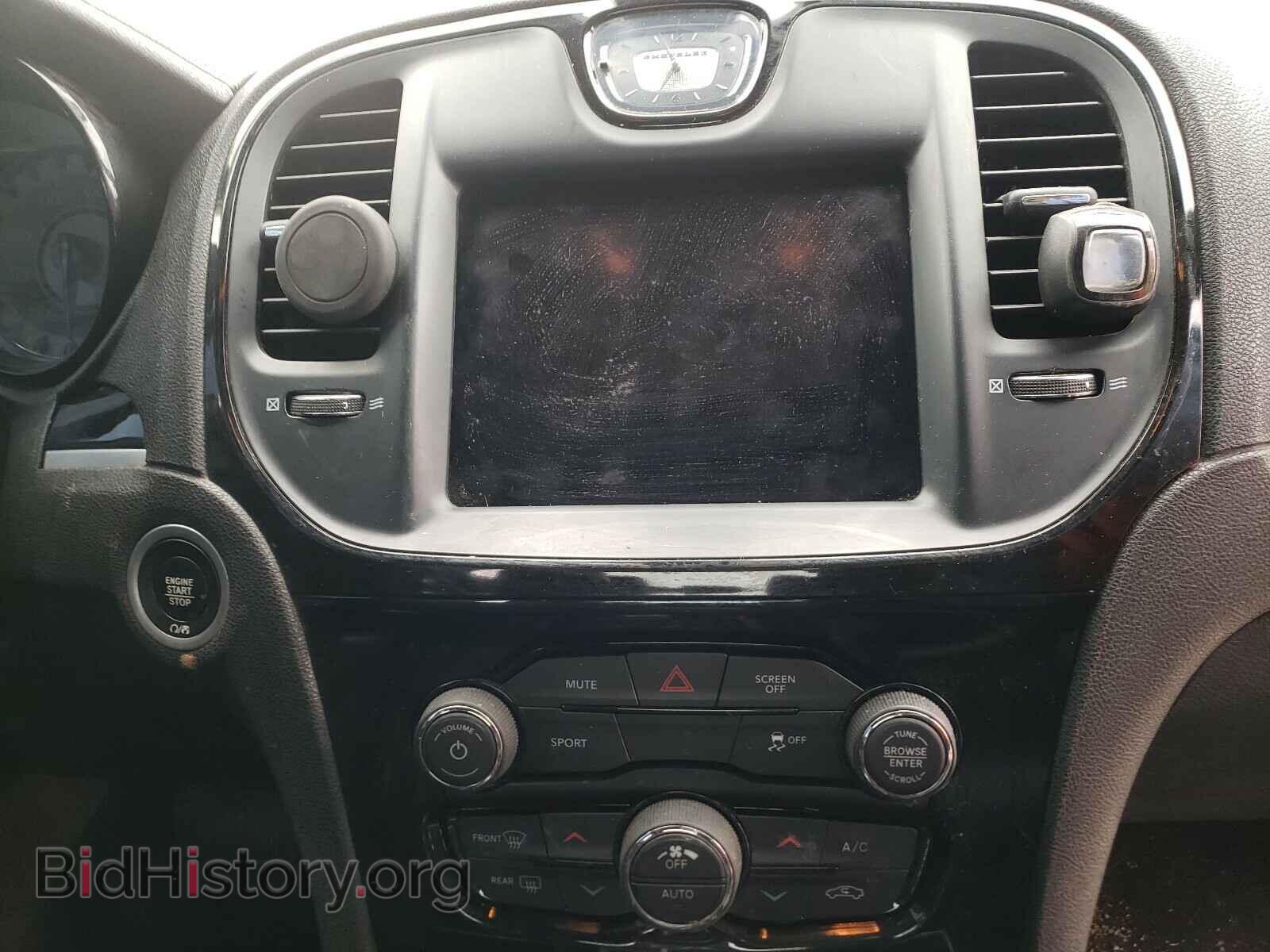 2019 CHRYSLER 300 - VIN: 2C3CCABG8KH559593 - Фото 9