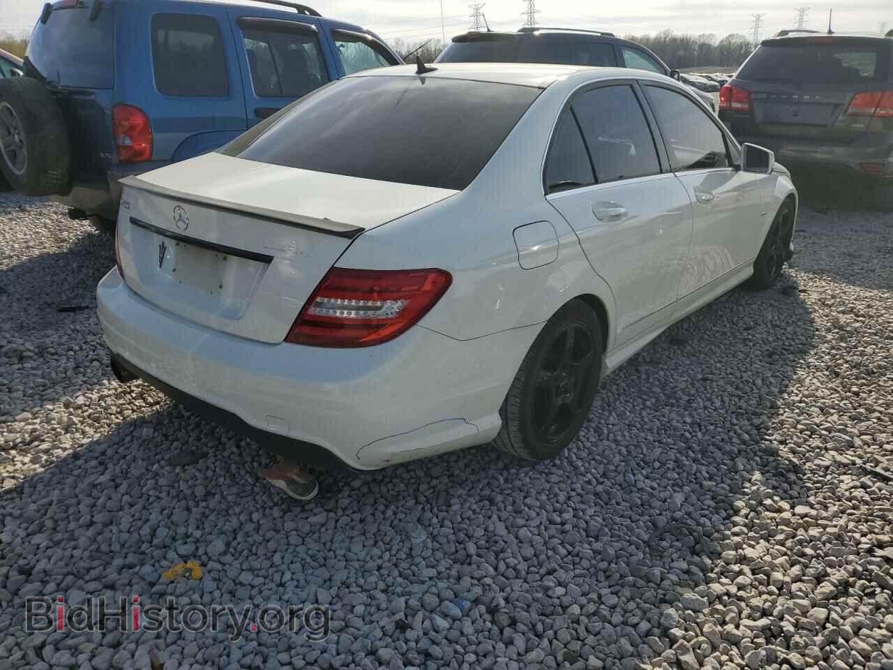 2012 MERCEDES-BENZ C-CLASS - VIN: WDDGF4HB0CA643592 - Фото 3