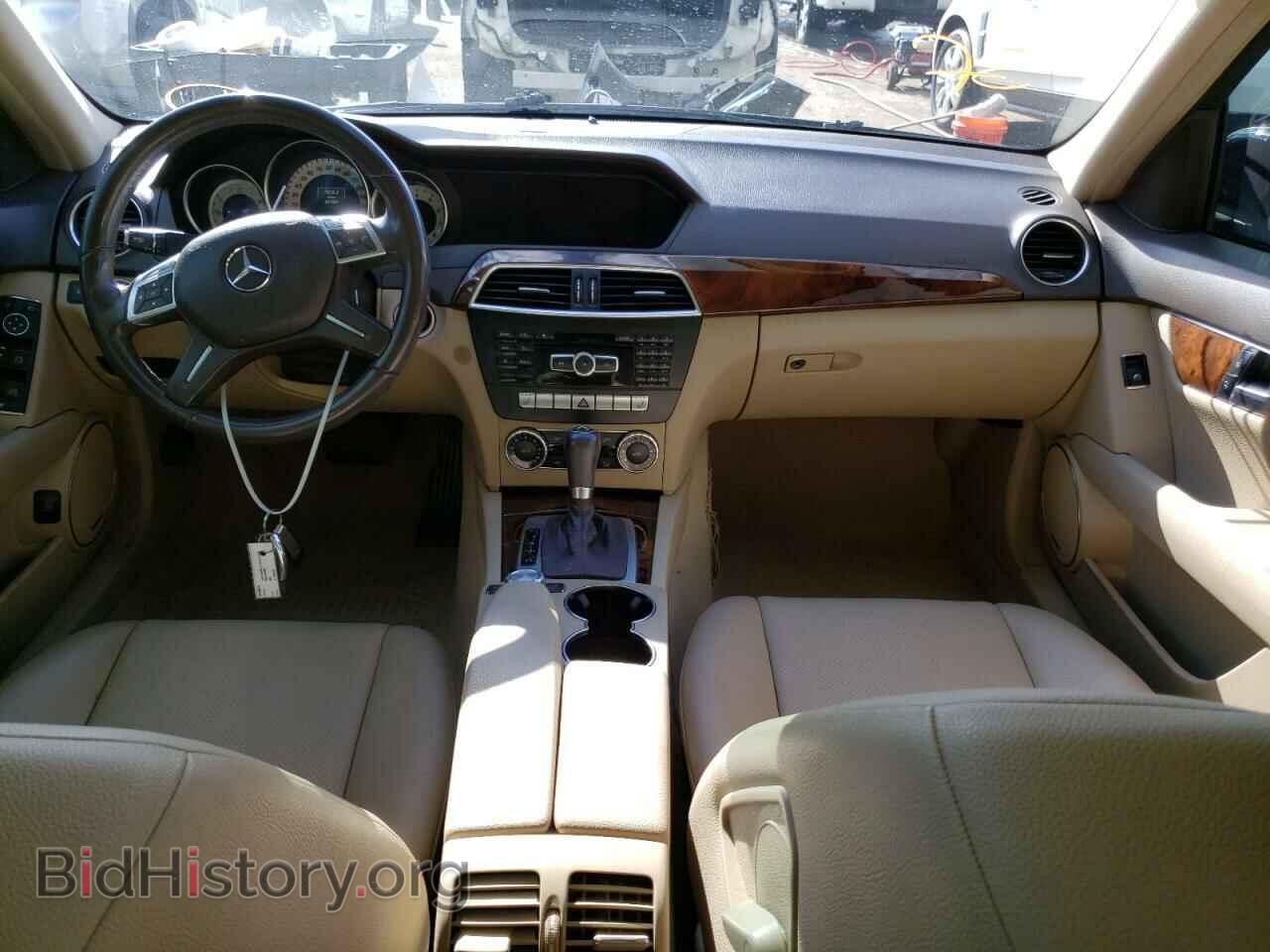 2013 MERCEDES-BENZ C-CLASS - VIN: WDDGF4HB7DF970656 - Фото 8