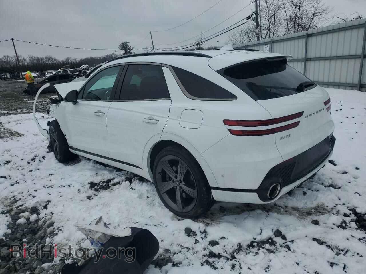 2024 GENESIS GV70 BASE - VIN: 5NMMADTB5RH001922 - Photo 2