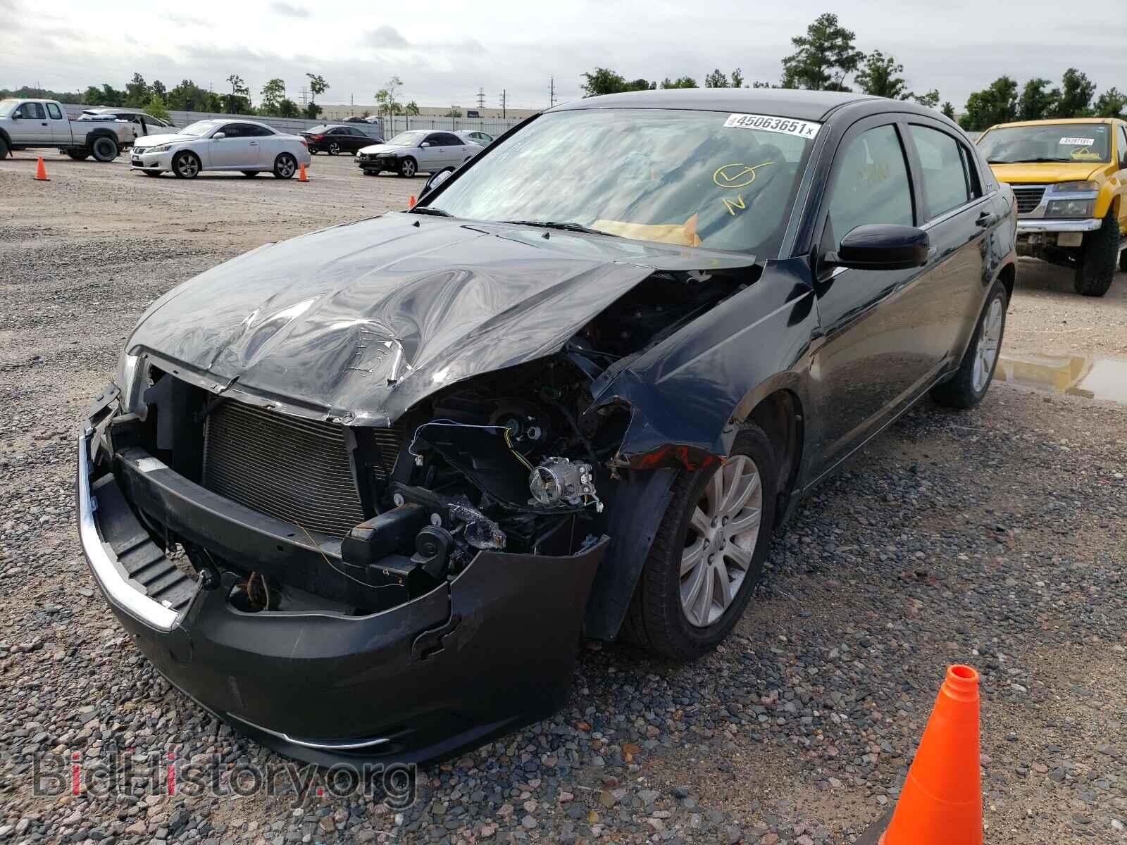 2013 CHRYSLER 200 - VIN: 1C3CCBBB5DN601500 - Фото 2
