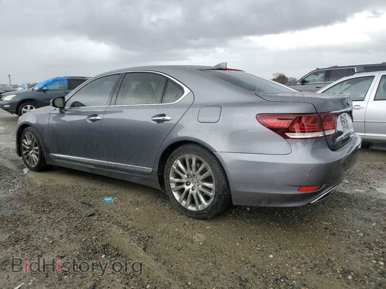 2016 LEXUS LS460 - VIN: JTHBL5EF1G5140905 - Photo 2