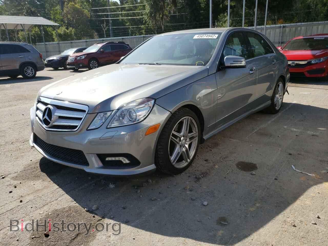 2011 MERCEDES-BENZ E-CLASS - VIN: WDDHF5GB8BA492575 - Фото 2