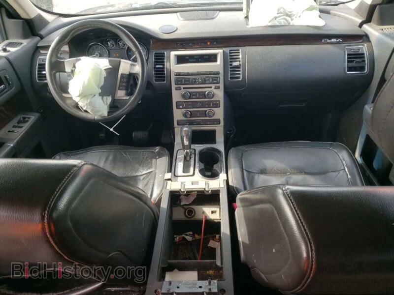 2011 Ford FLEX (VIN 2FMGK5CC7BBD21185) — photo 8 of 13