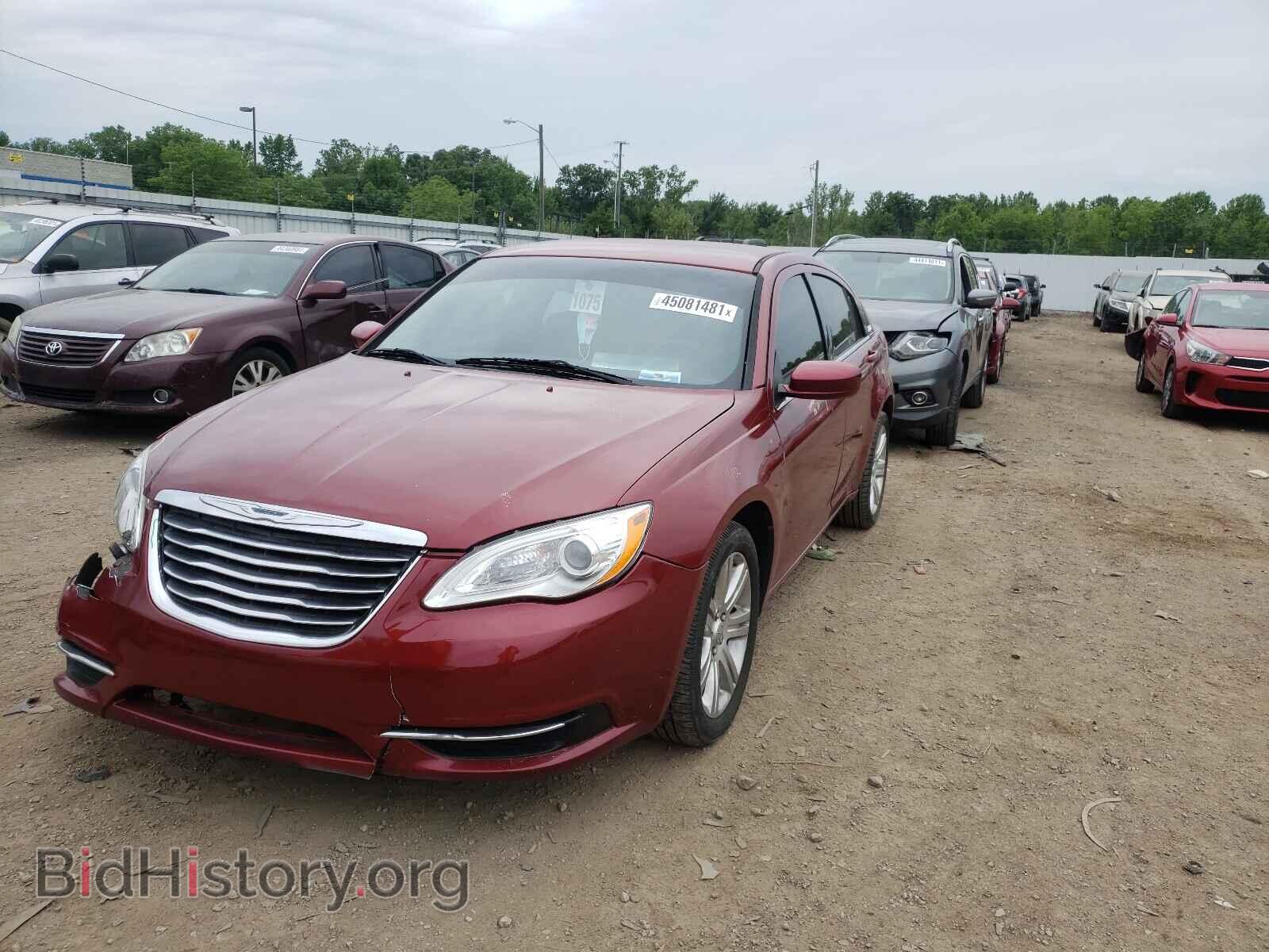 2013 CHRYSLER 200 - VIN: 1C3CCBBB1DN705806 - Фото 2