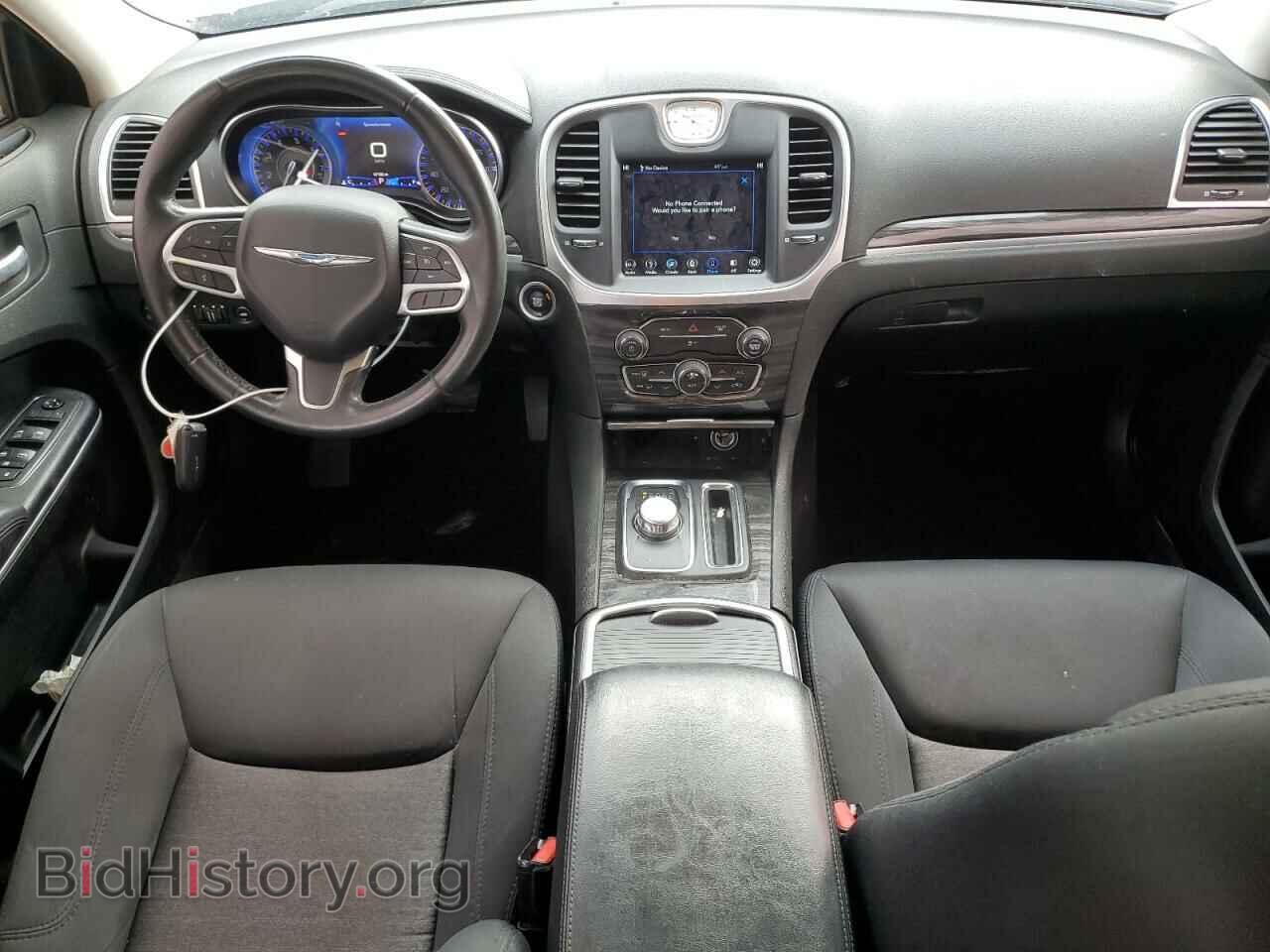 2019 CHRYSLER 300 - VIN: 2C3CCAAG2KH610426 - Фото 8