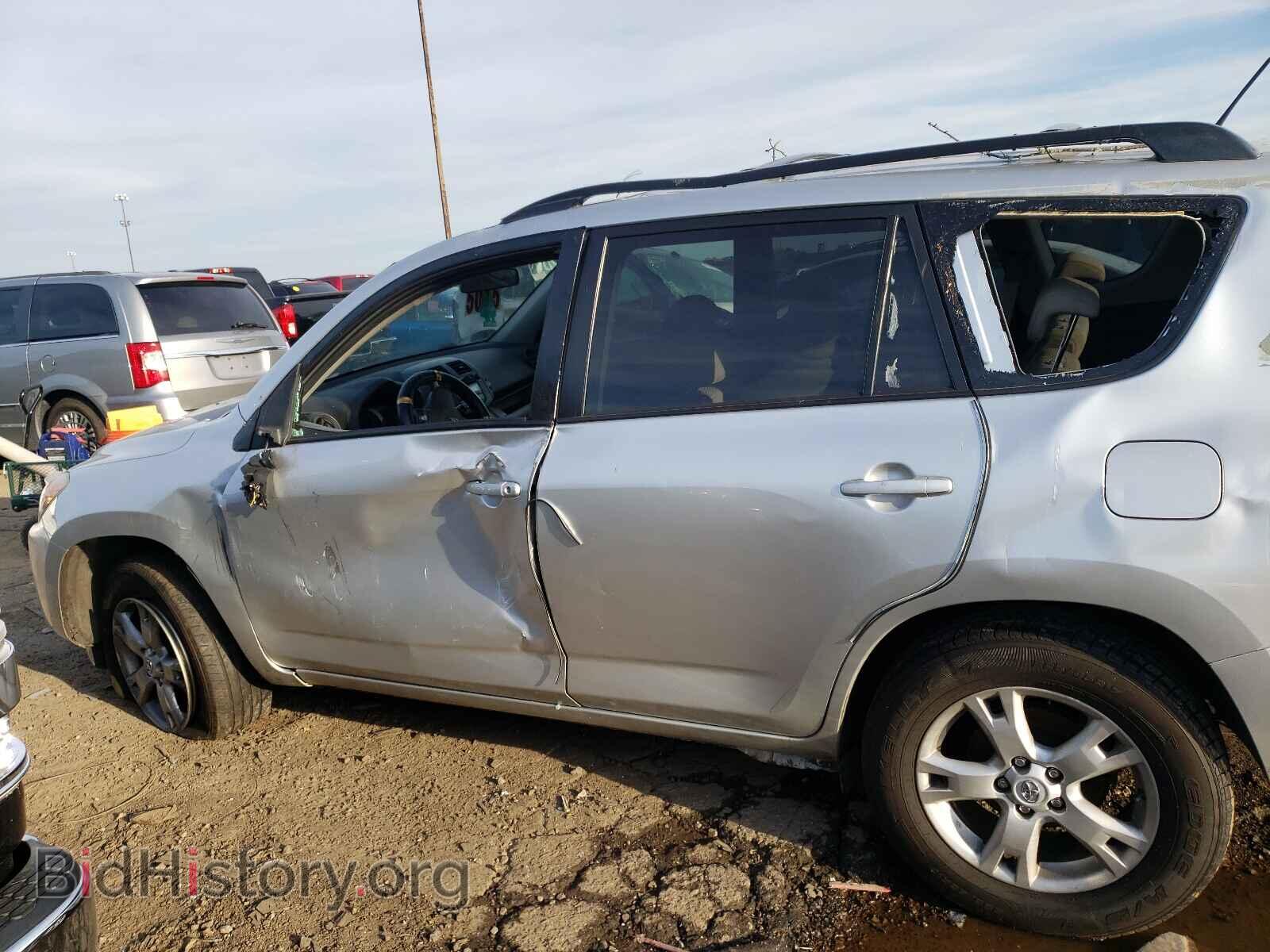 2011 TOYOTA RAV4 - VIN: 2T3BF4DV2BW134110 - Фото 9