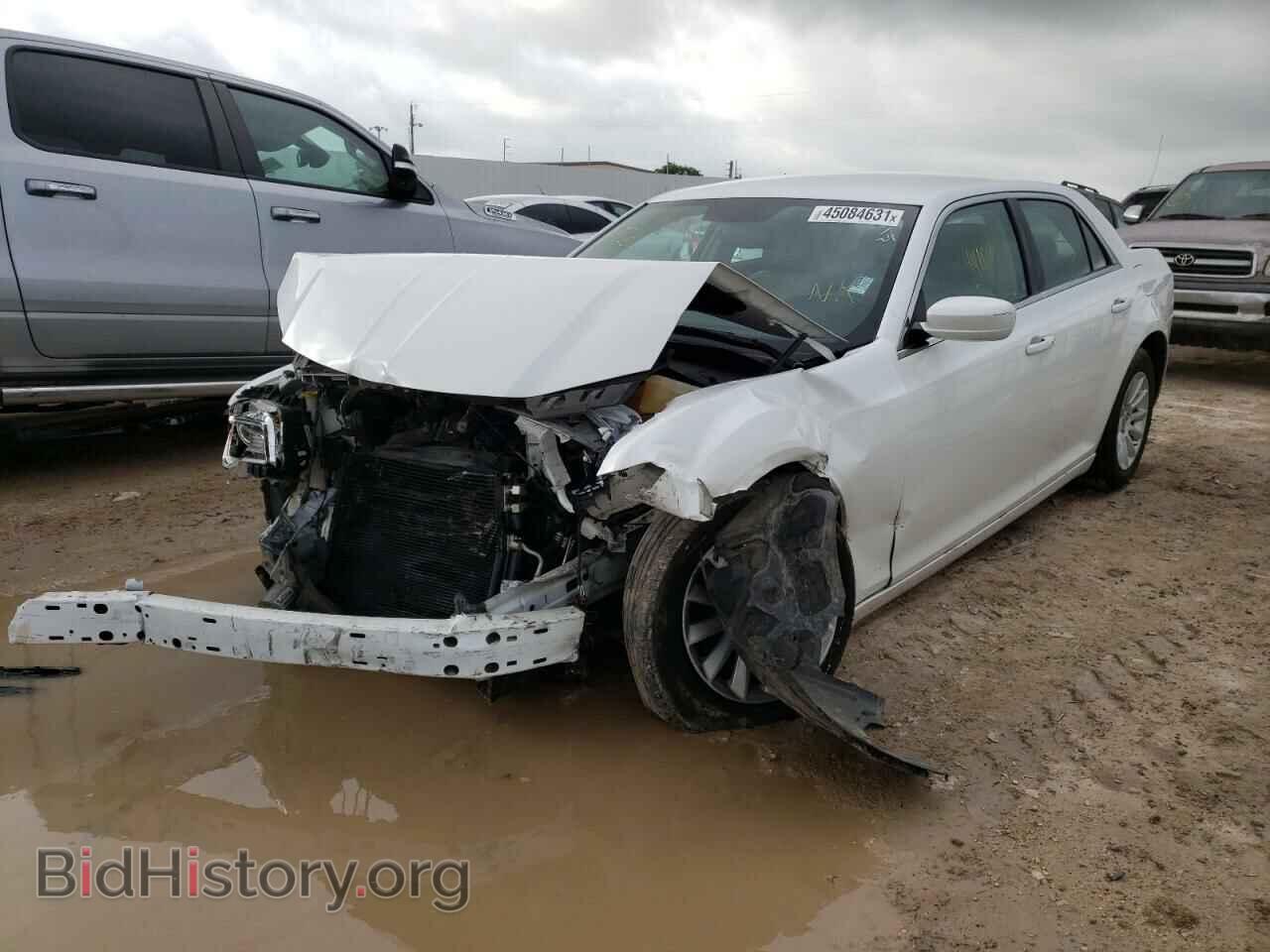 2013 CHRYSLER 300 - VIN: 2C3CCAAG1DH697772 - Фото 2
