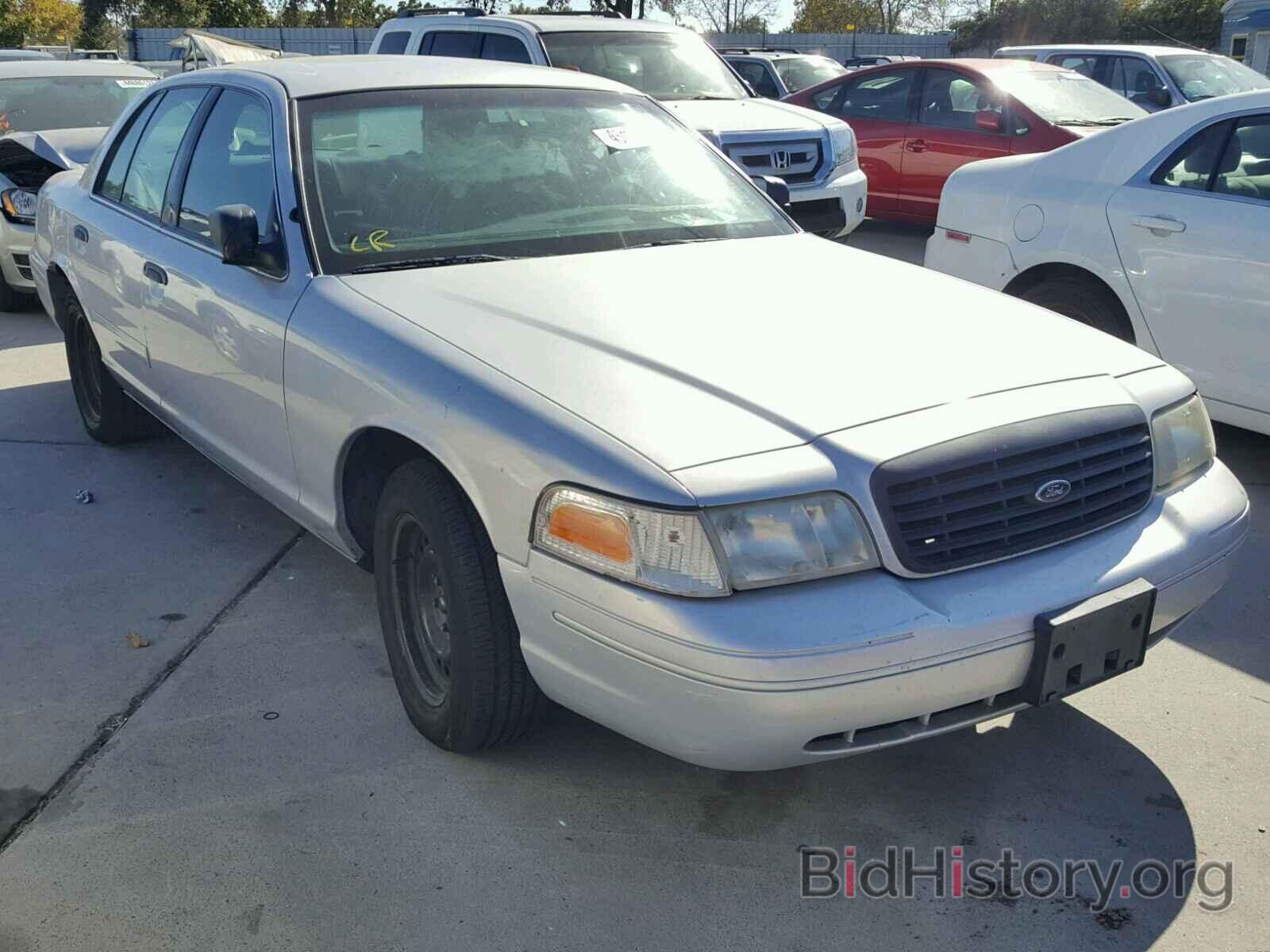 Photo 2FAFP71W2YX194860 - FORD CROWN VIC 2000